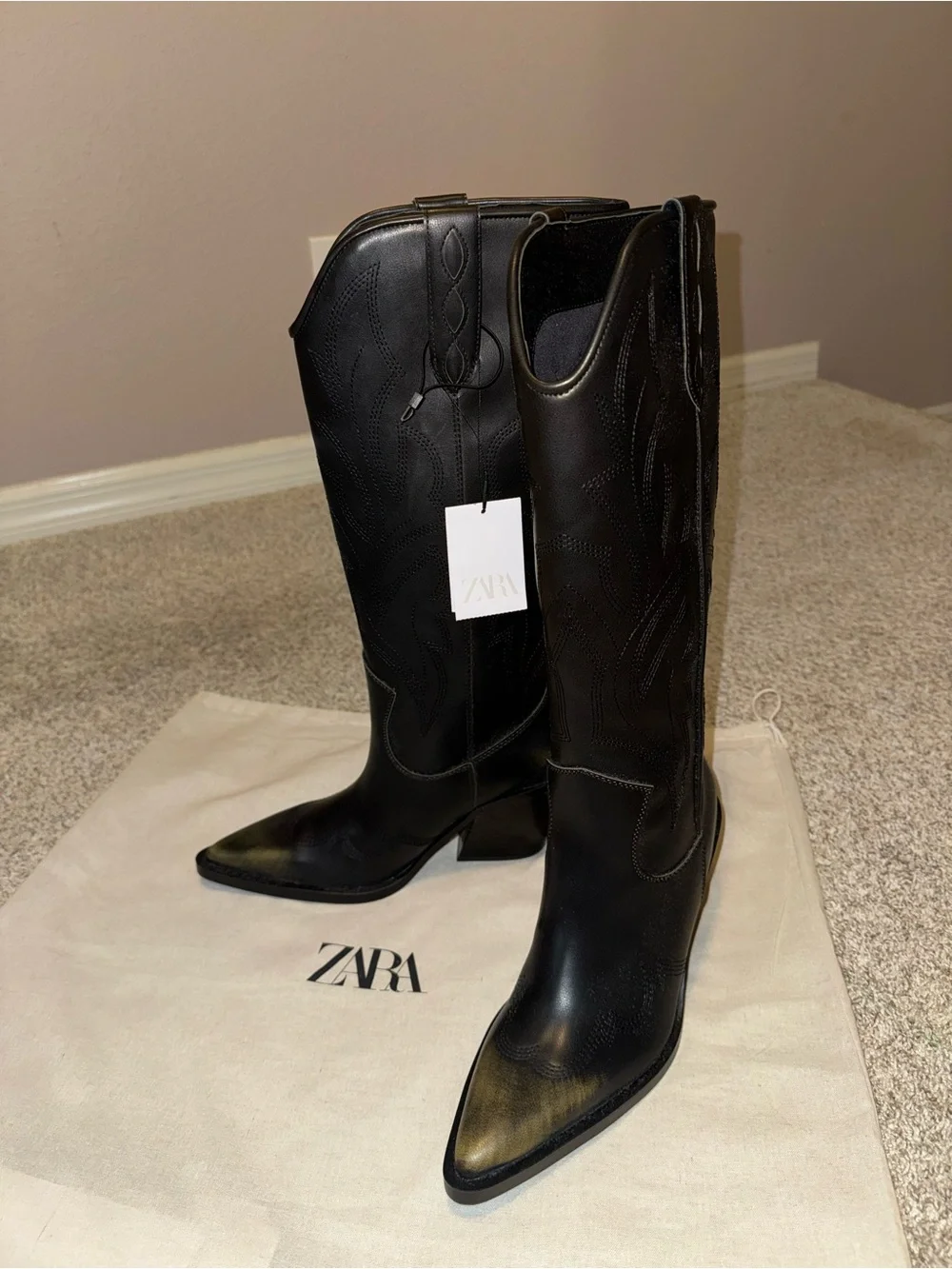 Zara Black Pointed-Toe Western Boots